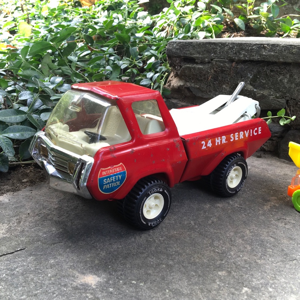 Tonka Vintage Red Toy Tow Truck Collectible Steel Die Cast Metal Ford Econoline